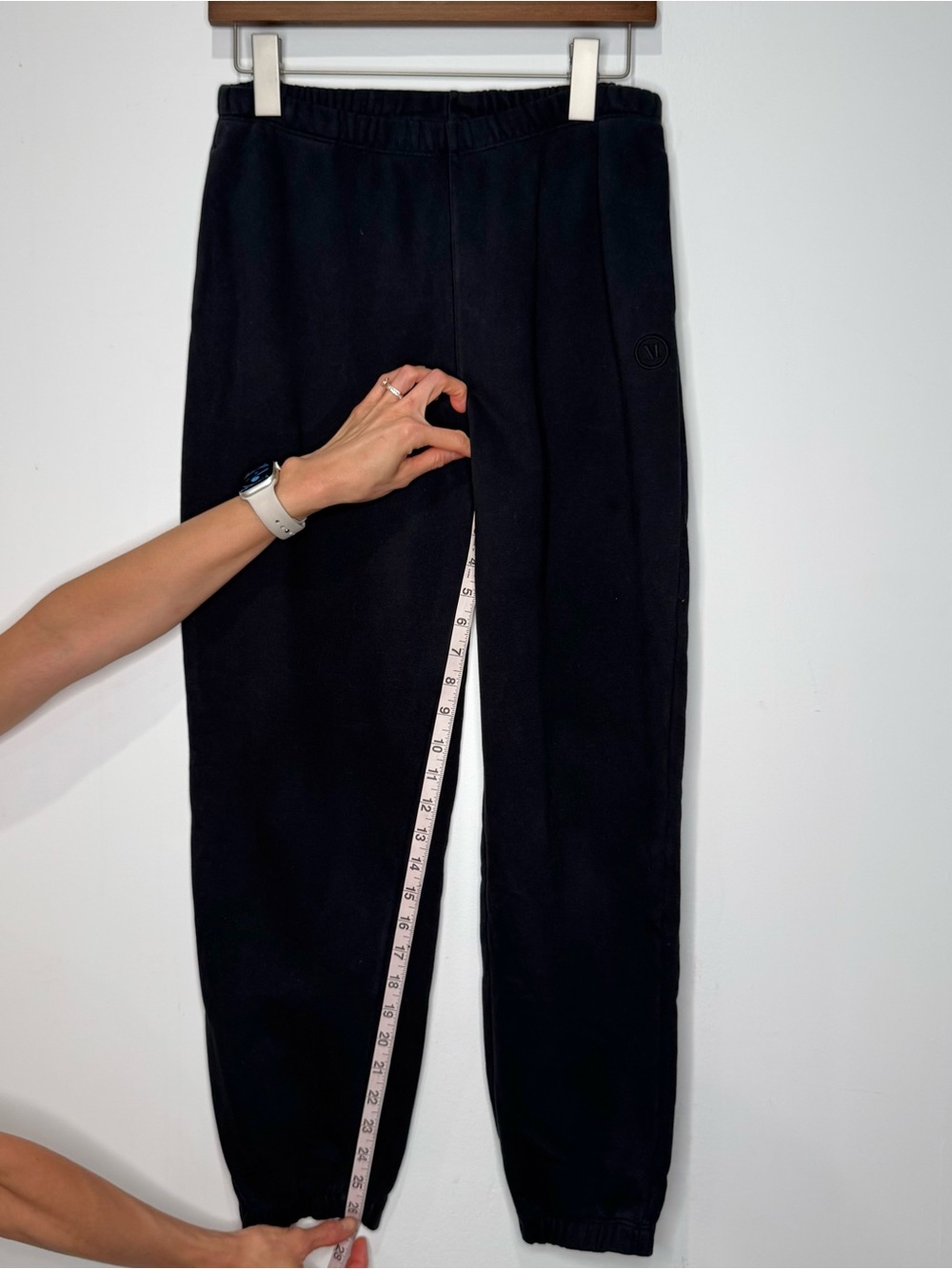VUORI Women’s Black Sweatpant Joggers - Picture 15 of 16
